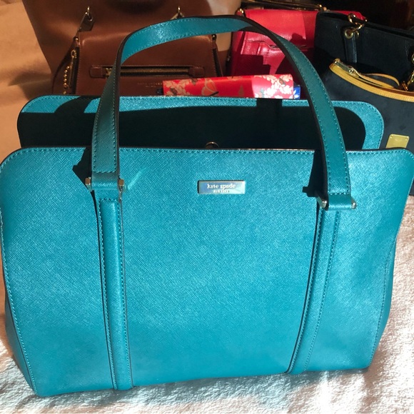 Kate Spade Bag. Beautiful rich green colour bag. Comes with matching wallet. - Picture 3 of 8